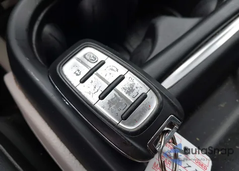 2020 Chrysler Voyager Lxi из США, поврежденный, VIN 2C4RC1DG0LR265393